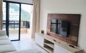 Apartamento excepcional Pitangueiras Guarujá/SP 100mt da Praia e comércio perto